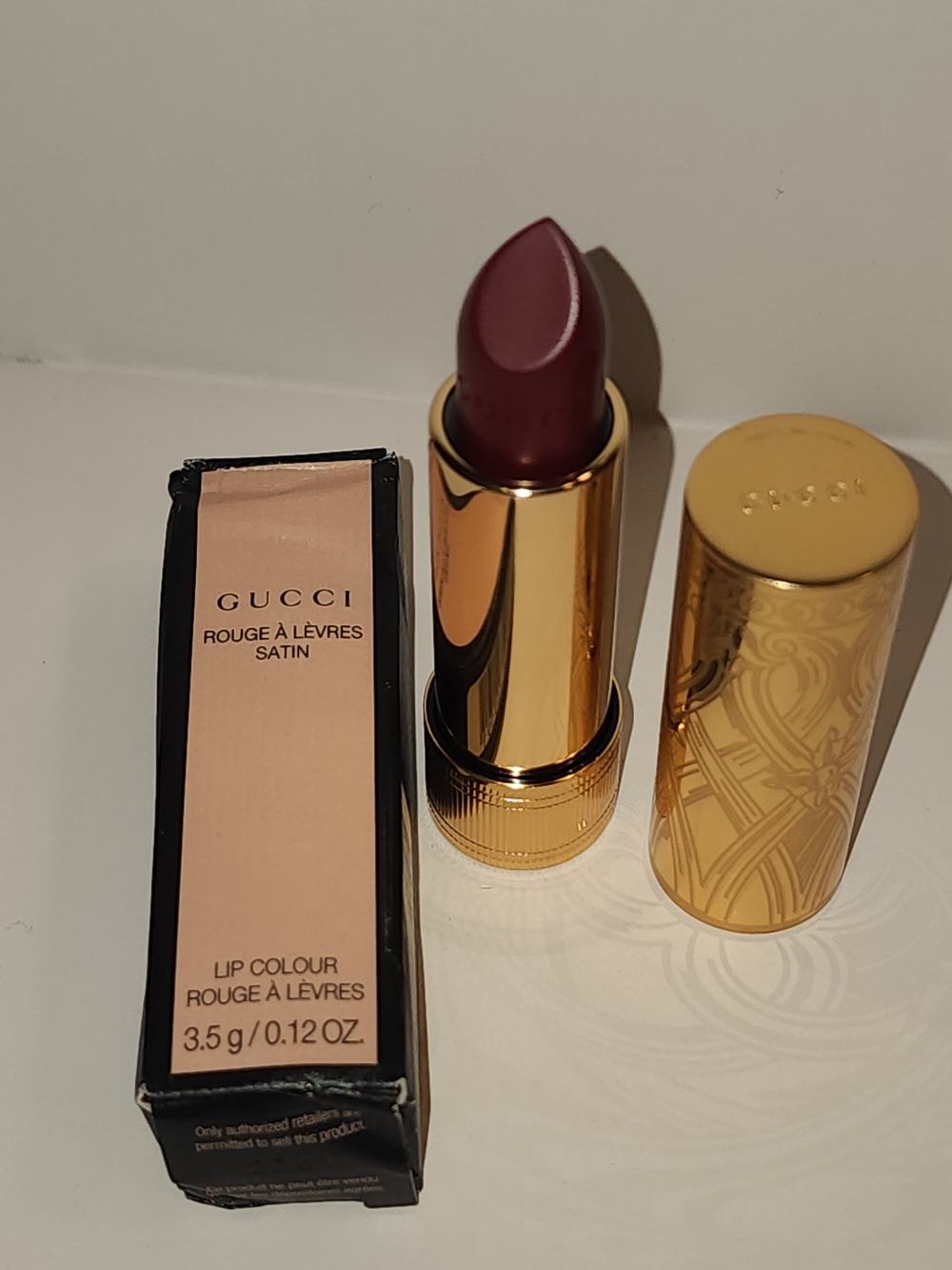 Gucci Satin Lipstick -504 Myra Crimson